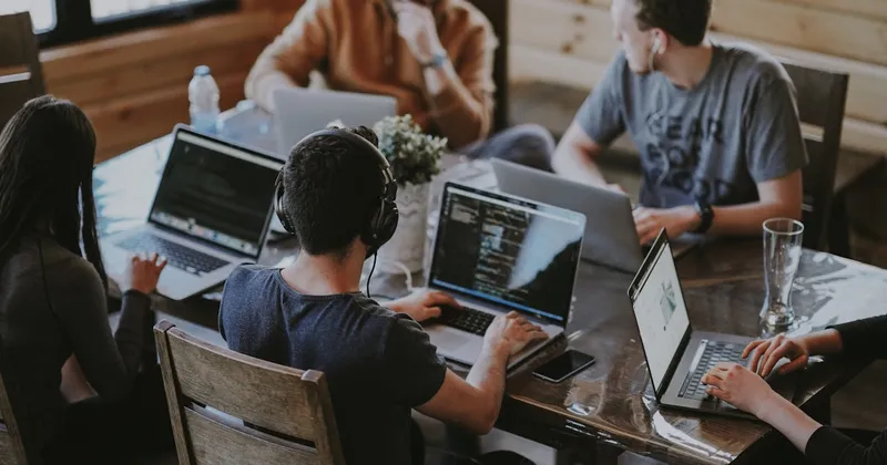 Co-managed IT services helping businesses bridge IT gaps